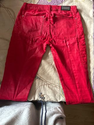 Pantalones Zara efecto piel acolchados