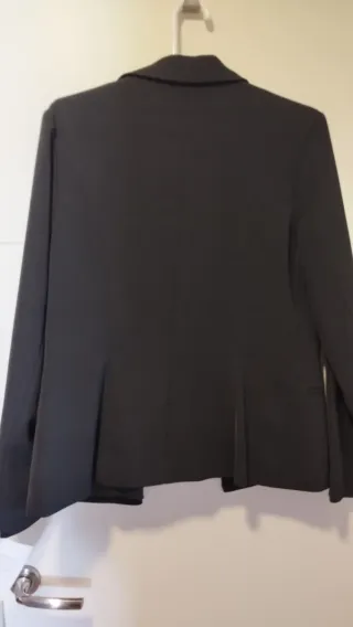 Traje pantalón negro nuevo con etiqueta