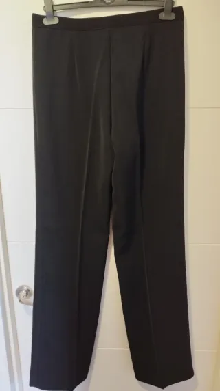 Traje pantalón negro nuevo con etiqueta