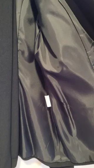 Traje pantalón negro nuevo con etiqueta