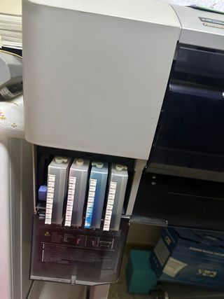 Impresora Epson Gris y Blanca