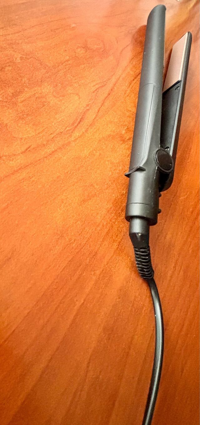 Plancha de pelo Thulos Negra