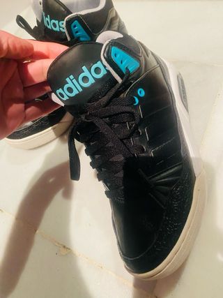 Zapatillas Adidas Negras y Turquesa