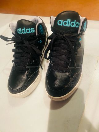 Zapatillas Adidas Negras y Turquesa