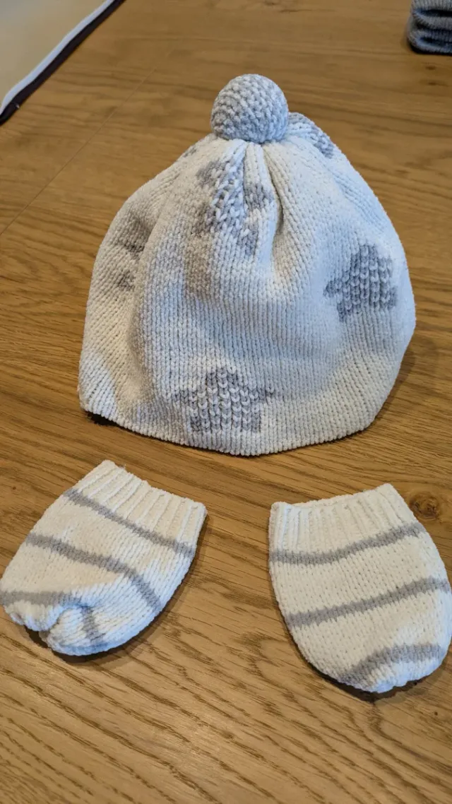 Gorro y guantes bebé 9-12 meses