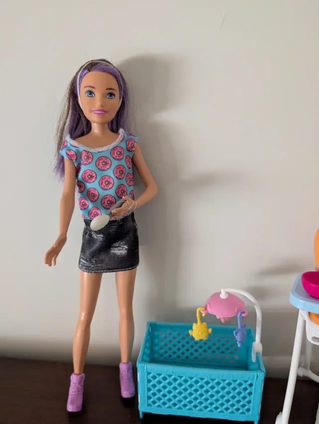 Skipper Niñera. Set trona y cuna completo (Barbie)