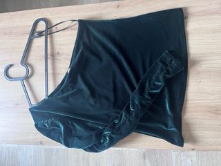 Top asimétrico terciopelo verde Mango