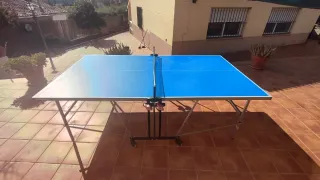 Mesa de ping pong azul