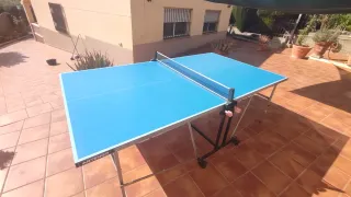 Mesa de ping pong azul