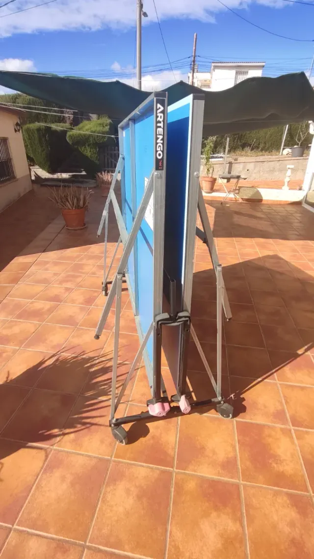 Mesa de ping pong azul