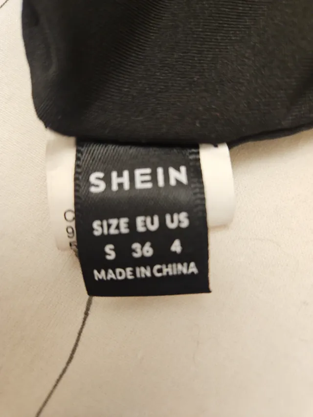 Vestido negro fruncido talla única