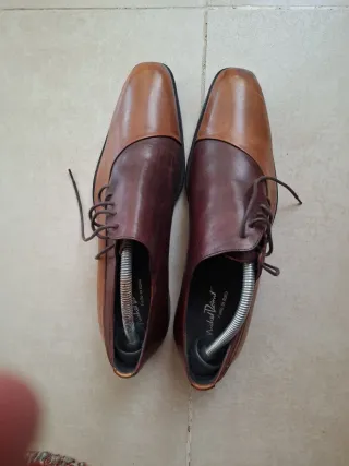 Zapatos de piel Michel Domit de diseño.