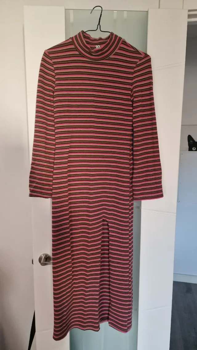 Vestido de punto rayas rosa y marrón