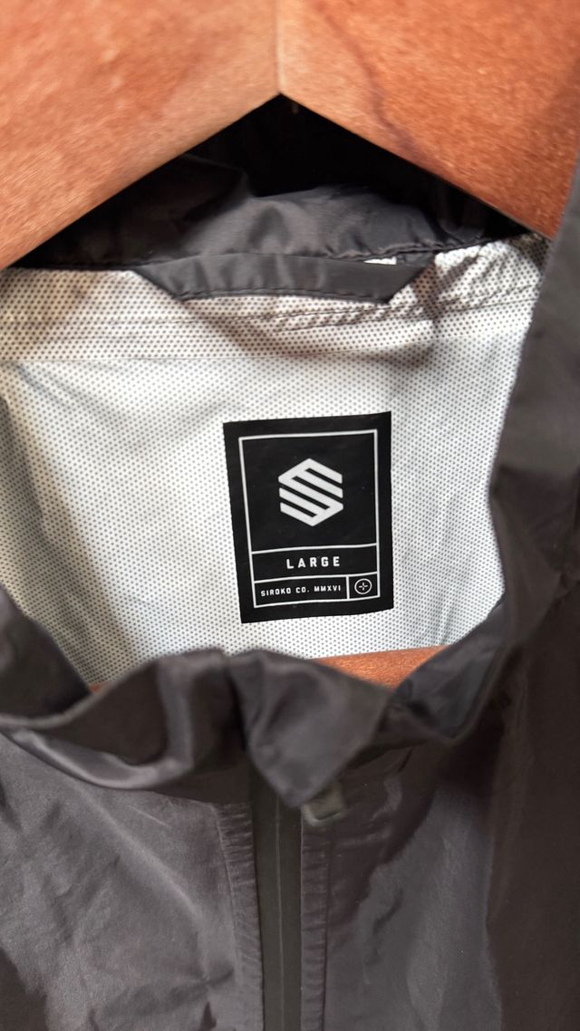 Chubasquero Siroko J2 Tourmalet Negro