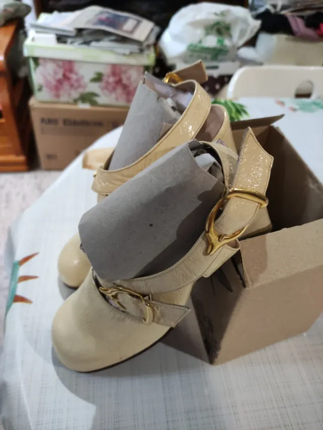 Zapatos Beige Tacón