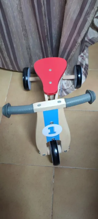 Triciclo de madera para niños