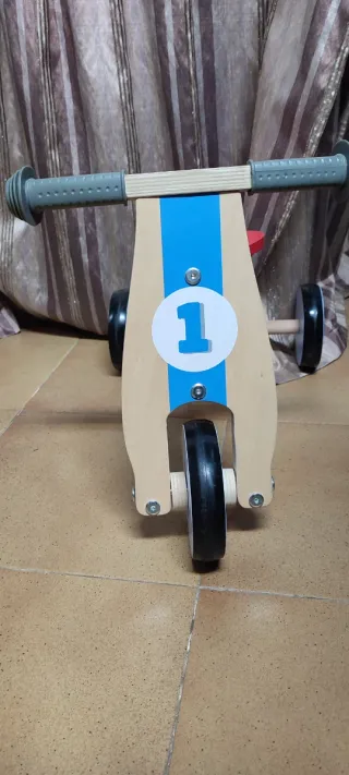 Triciclo de madera para niños