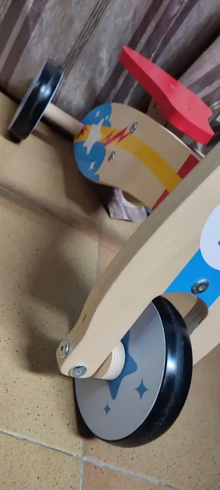 Triciclo de madera para niños