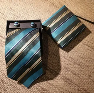Corbata y gemelos con estuche