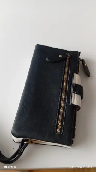Cartera monedero negra y blanca