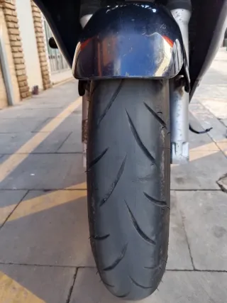 Suzuki GSX-F 750 Azul