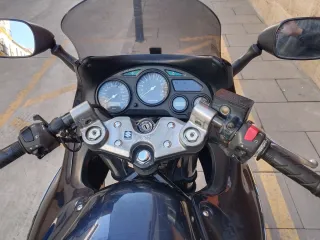 Suzuki GSX-F 750 Azul