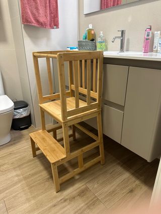 Torre di apprendimento Montessori in legno