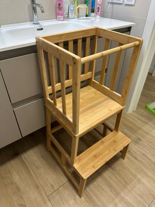 Torre di apprendimento Montessori in legno