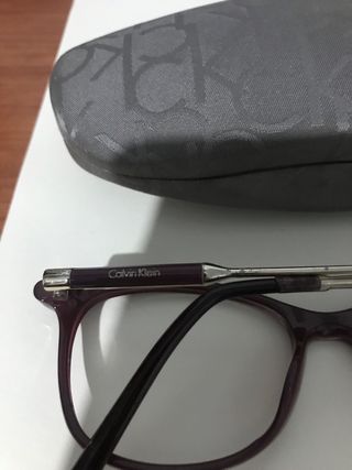 Gafas Calvin Klein Moradas con Estuche Original