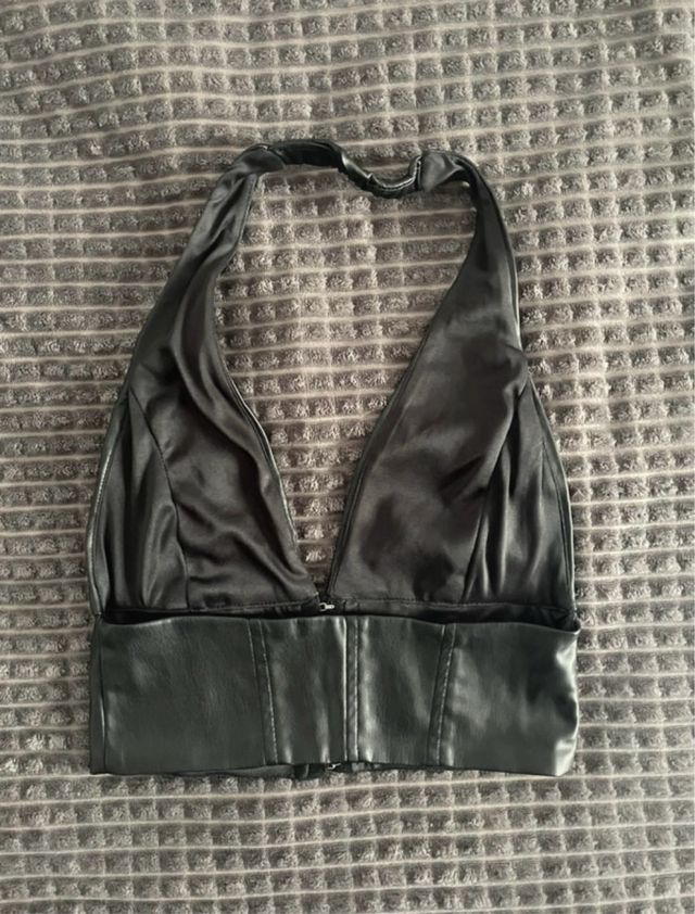 Top Bershka Negro Halter