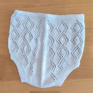 Braguitas de perlé hechas a mano