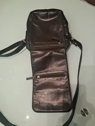 Bolso de hombre de cuero negro