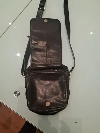 Bolso de hombre de cuero negro