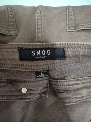 Pantalón jogger marrón con detalles