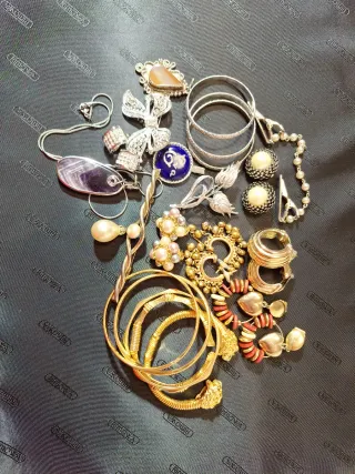 Lote 27 piezas bisutería fina