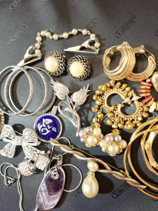 Lote 27 piezas bisutería fina