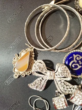 Lote 27 piezas bisutería fina