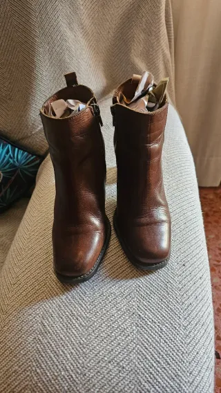 Botines de piel marrones