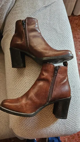 Botines de piel marrones