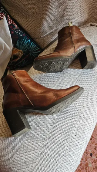 Botines de piel marrones