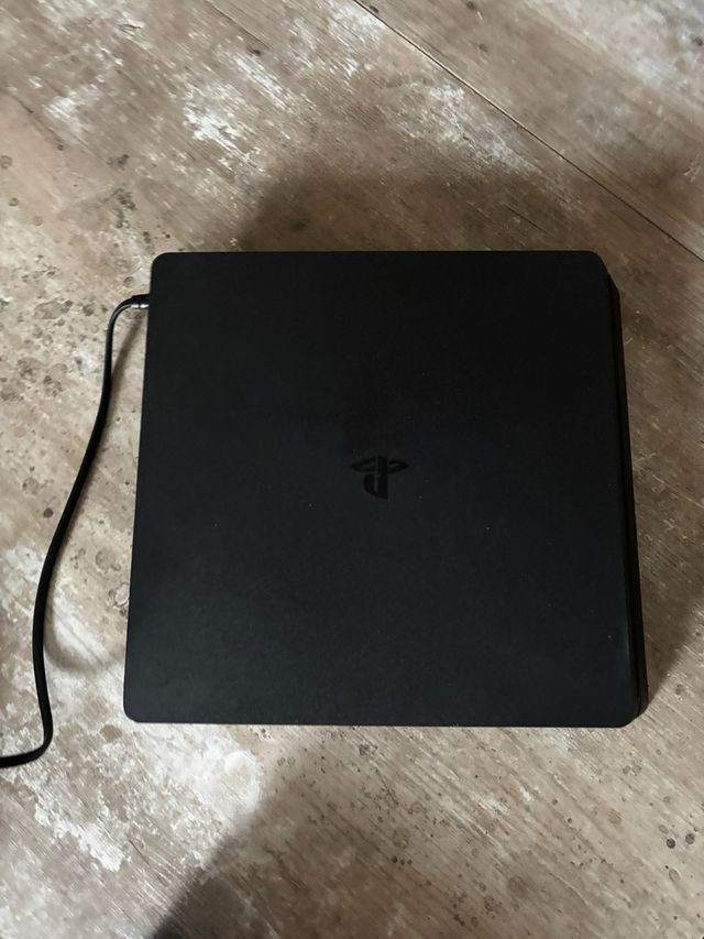 Consola PS4 Slim Sony Negra