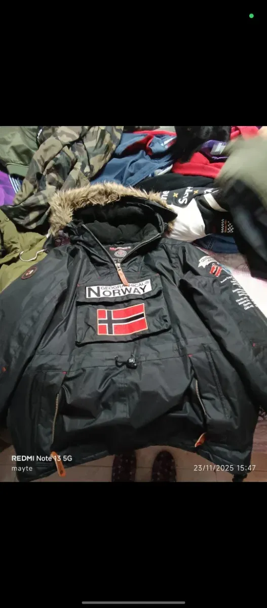 Abrigo Canguro Norway Negro