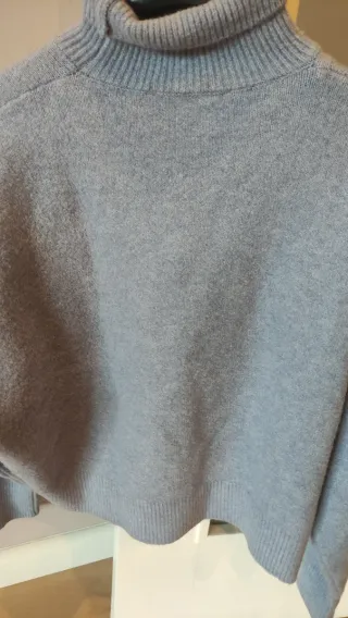 Jersey gris cuello alto talla única