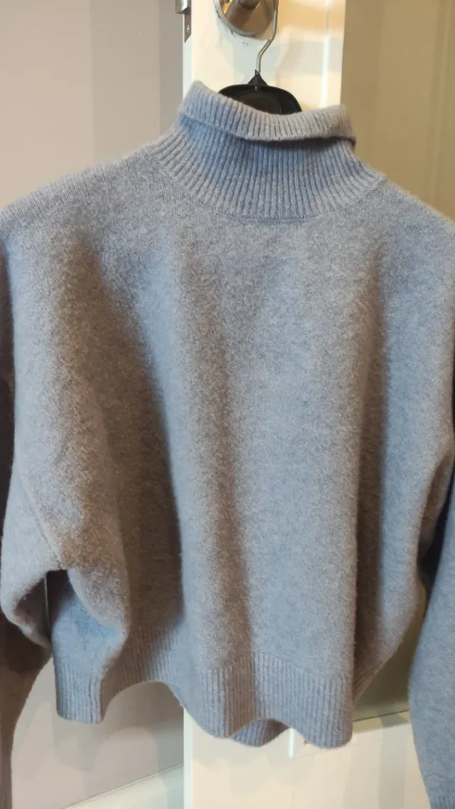 Jersey gris cuello alto talla única