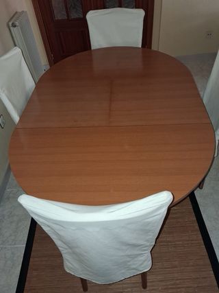 Mesa de comedor y 4 sillas
