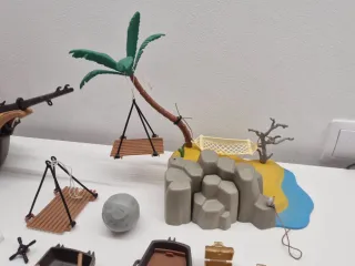 Barco Pirata, Isla pirata y Figuras Playmobil
