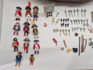 Barco Pirata, Isla pirata y Figuras Playmobil