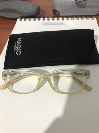 Gafas Calvin Klein con funda