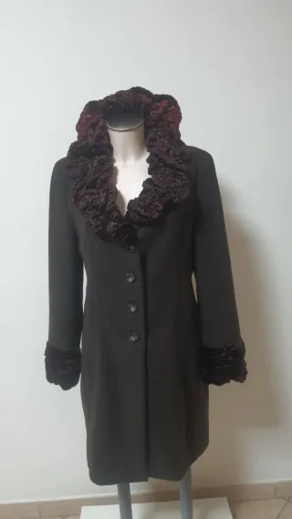 Cappotto in viscosa e velluto color cioccolato
