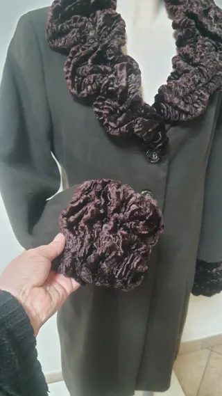 Cappotto in viscosa e velluto color cioccolato